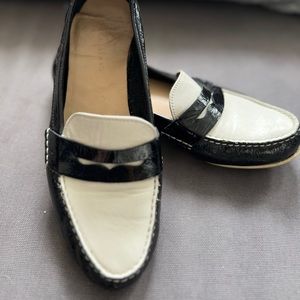 Cole Haan B&W leather loafers - Size 8.5